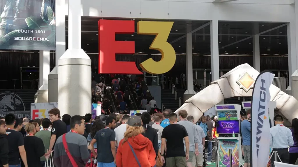 E3