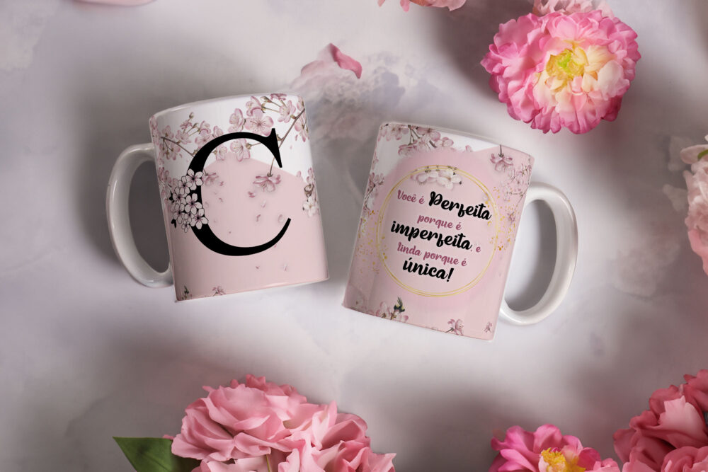 Caneca de Cerâmica Branca 325ml Alfabeto Floral Cerejeira Letra C