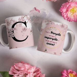 Caneca de Cerâmica Branca 325ml Alfabeto Floral Cerejeira Letra C