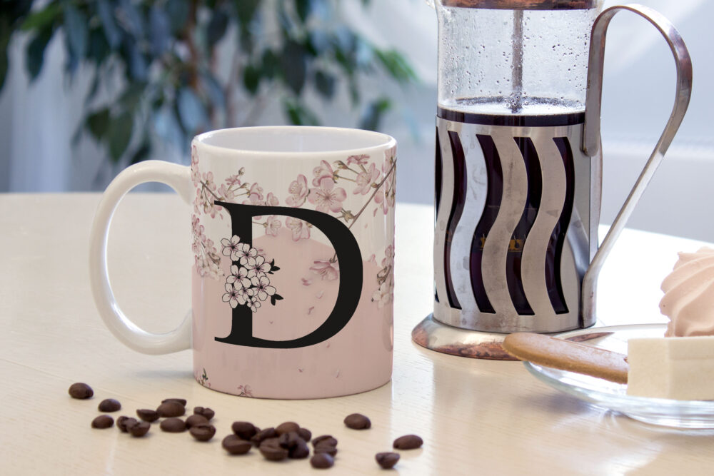 Caneca de Cerâmica Branca 325ml Alfabeto Floral Cerejeira Letra D