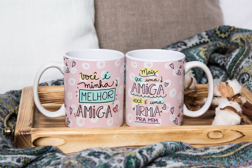 Caneca Cerâmica Branca Mais que Amiga uma Irmã 325ml