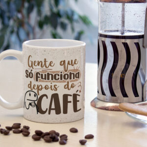 Caneca Cerâmica Branca Flork Só Funciona Depois do Café 325ml