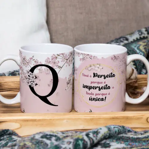 Caneca de Cerâmica Branca 325ml Alfabeto Floral Cerejeira Letra Q